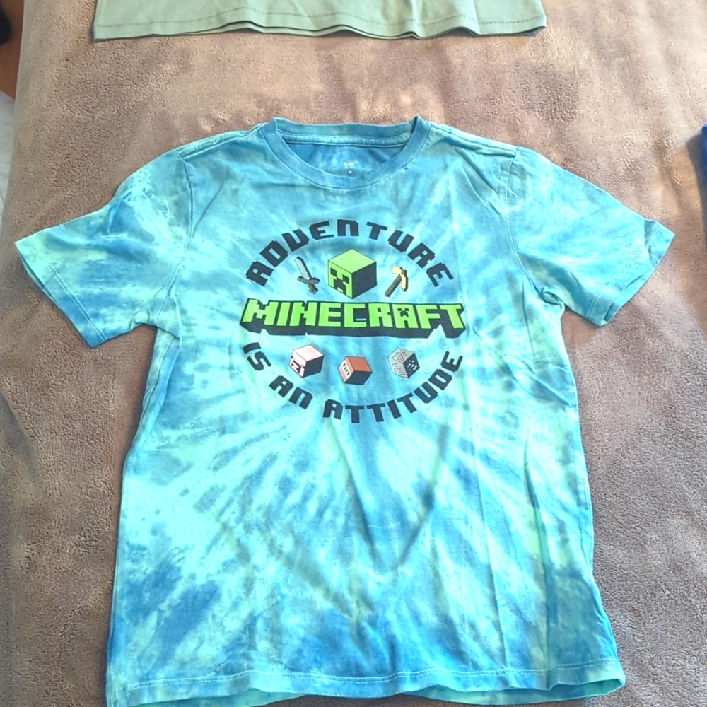 Gap Minecraft SS Tshirt Kids Medium